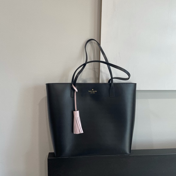 kate spade Handbags - Kate Spade Tote
